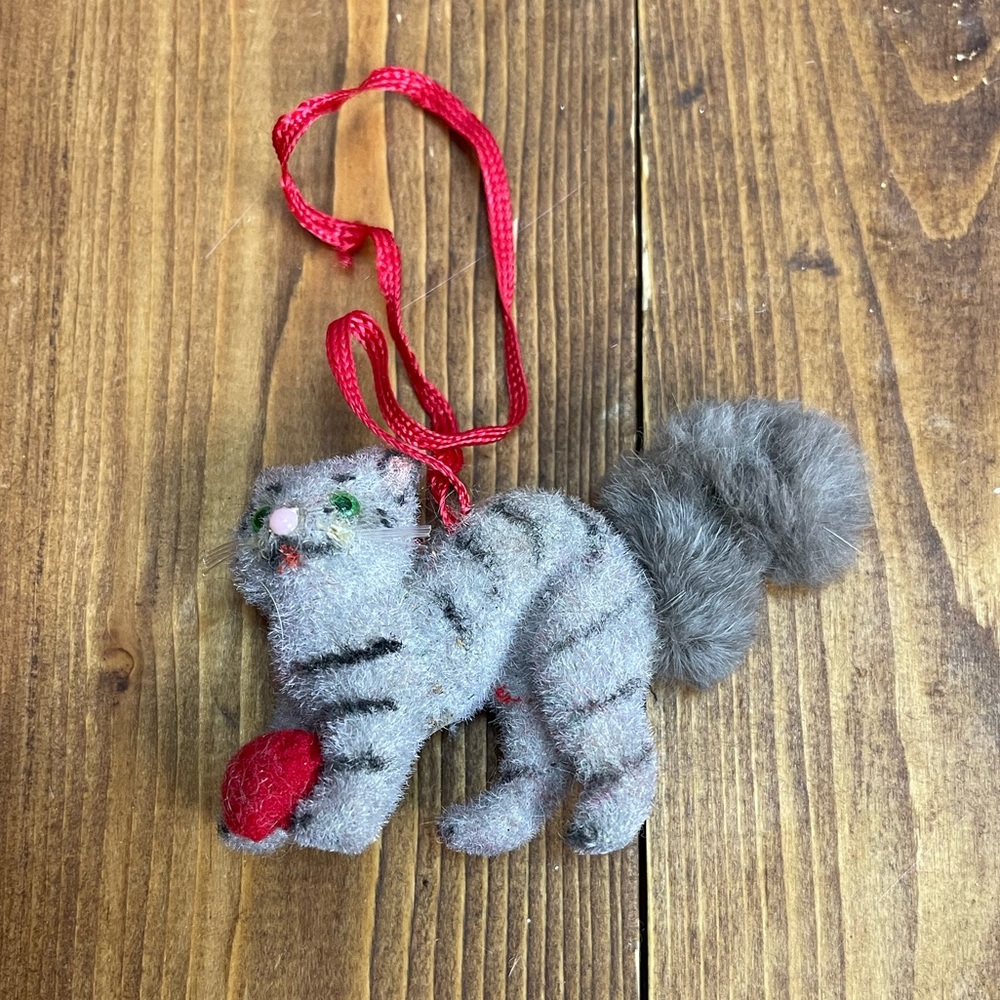 Cat w. Ball Ornament Kunstlerschutz Animal Toy Vintage Germany 1960’s- 19080’s